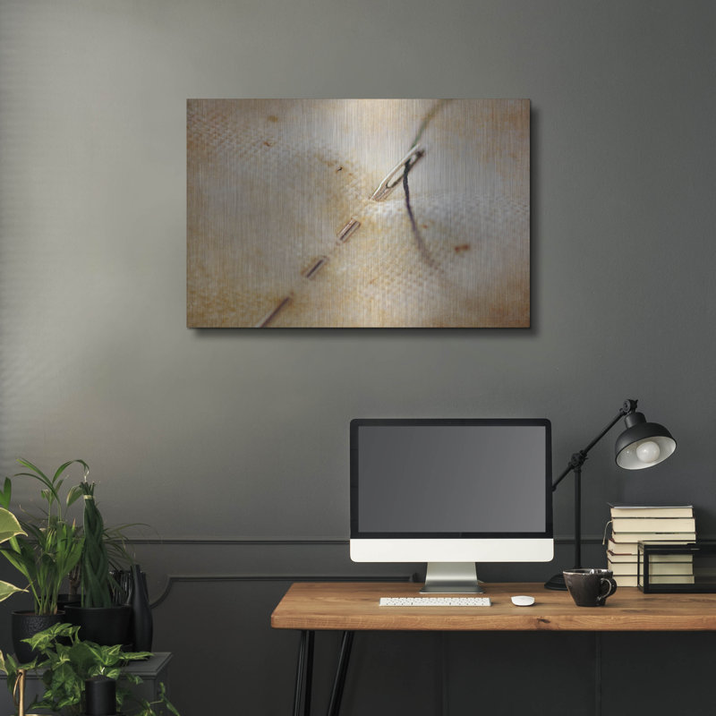 Wrought Studio ™ «Needle and Thread» par Jessica Rogers, art mural en métal,, H 24 po x l 36 po