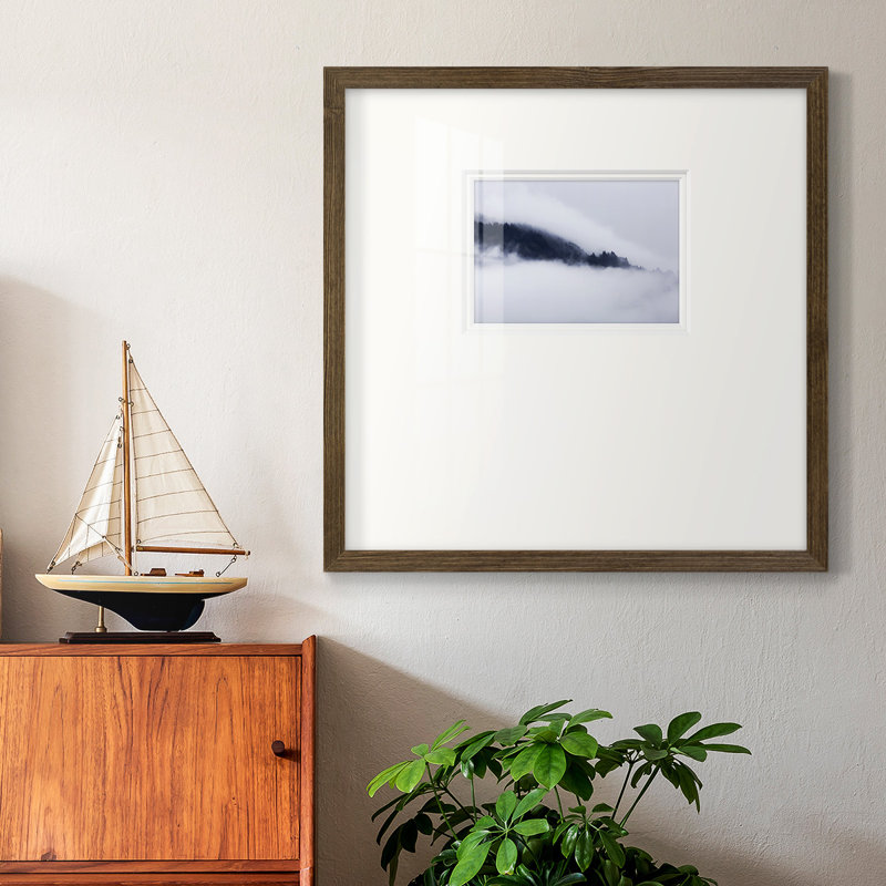 Dans les nuages - reproduction encadrée de qualité supérieure, H 21 po x l 21 po x P 1,25 po, Blanc