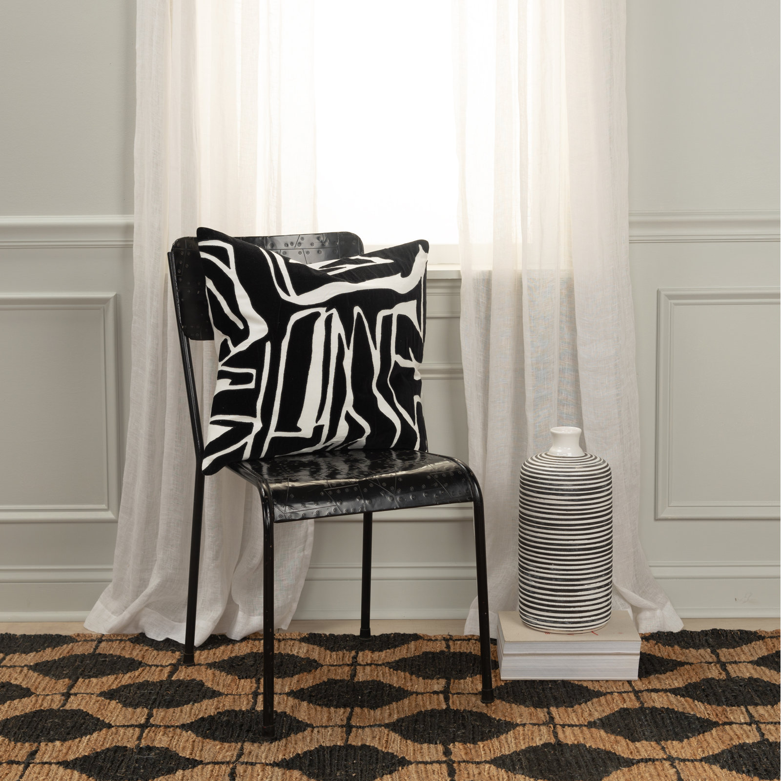 Haslet 20" x 20" Cotton Throw Pillow, Ivory/Black