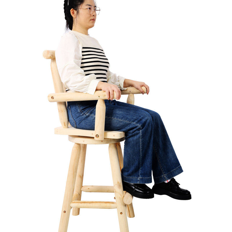 Tabouret de restaurant rustique avec pivot à 360 °, bois de sapin, brun, accoudoirs et repose-pieds pour une chaise de bar pivotante mémorable, large et confortable