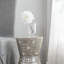 Tabouret d'appoint rond et fuselé avec incrustations décoratives, table d'appoint polyvalente pour le salon, le vestibule ou la chambre à coucher, sièges compacts et solution de présentation