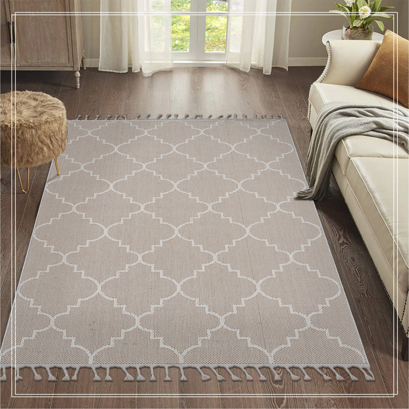 Ivory /Trellis Indoor/Outdoor Area Rug, Rectangle 4' x 6'2"
