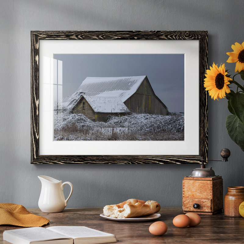 Winter Barn, impression sur papier encadrée, H 14 po x l 20 po x P 1,5 po, Noir