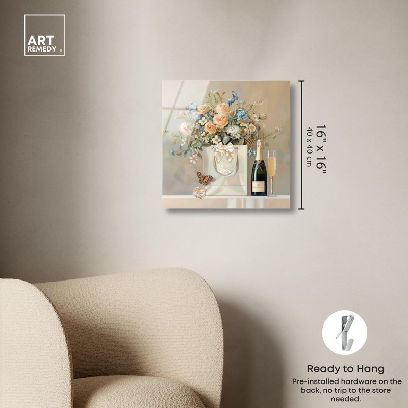 Art floral, bijoux et arc, H 16 po x l 16 po