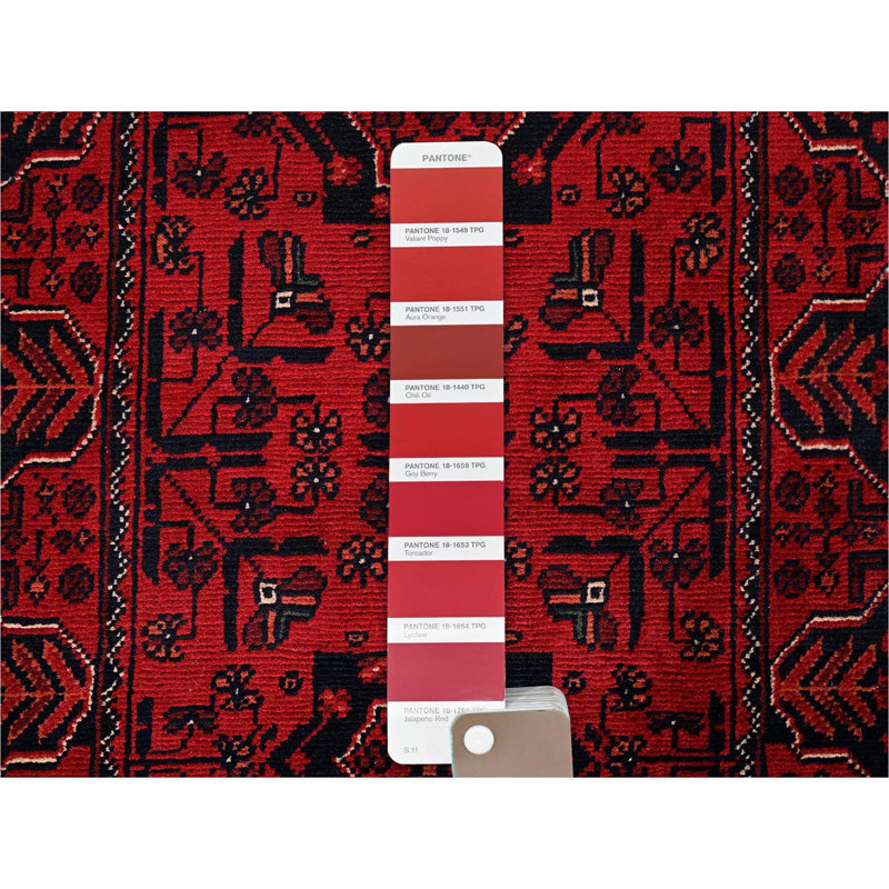 Tapis oriental court rouge et rouge étroit 1 pi 10 po x 5 pi 1 po, motif andkhoy afghan avec motif géométrique, laine douce et veloutée, noué à la main