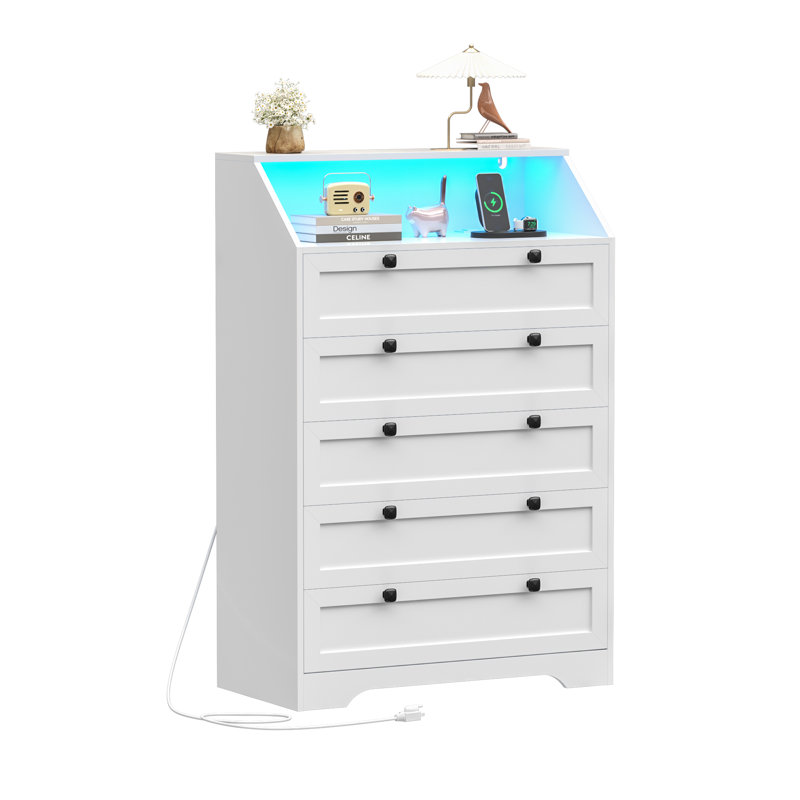 Lasheena Tall 5-Drawer Nightstand Dresser 31.5''W with Adjustable RGB Lighting & Built-in Power Outlet, Wooden Table Storge Chestt for Bedroom,Metal Handle