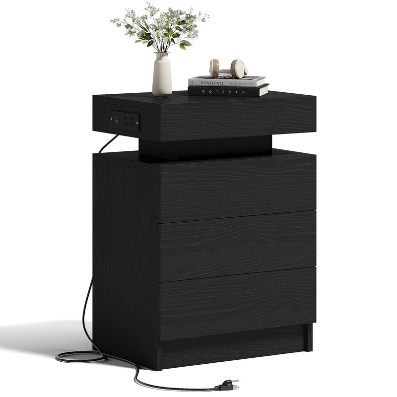 Table de chevet de style moderne H 26,8 po avec 3 tiroirs, station de charge et lumières DEL pour la chambre à coucher  , 3