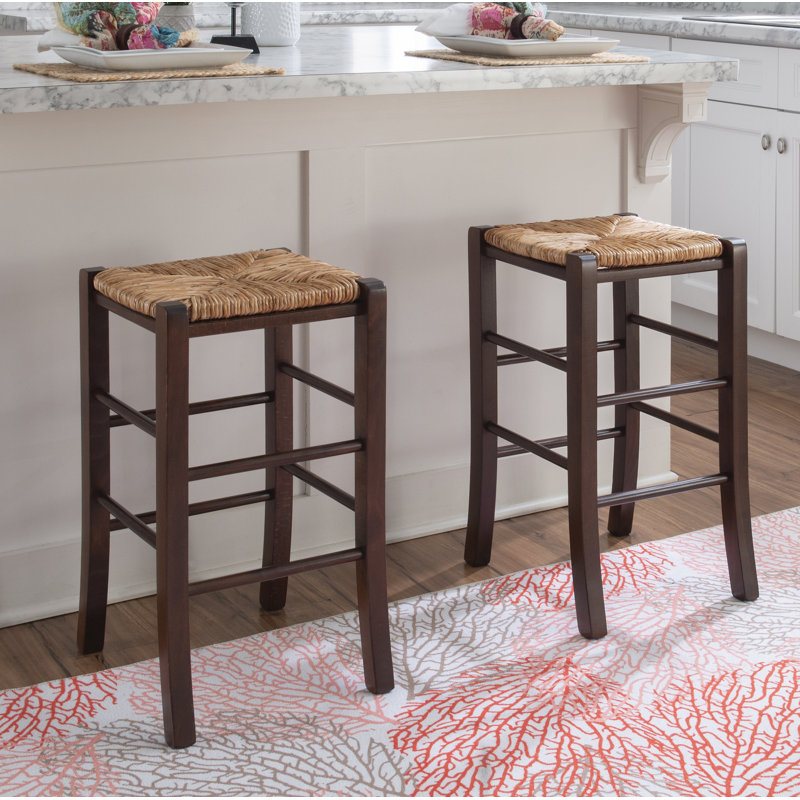 Tabouret de bar et de comptoir avec siège en rotin Halvorson, Noyer, Tabouret de comptoir (siège d'une hauteur de 25 p
