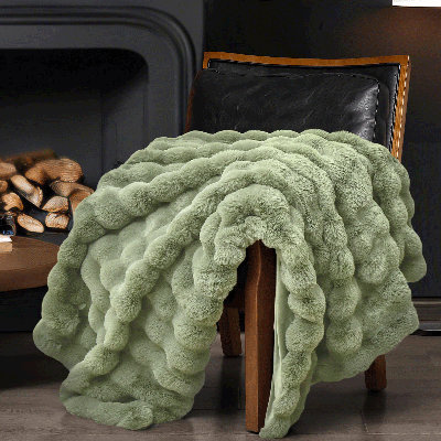 Machine Tufted Throw Blanket