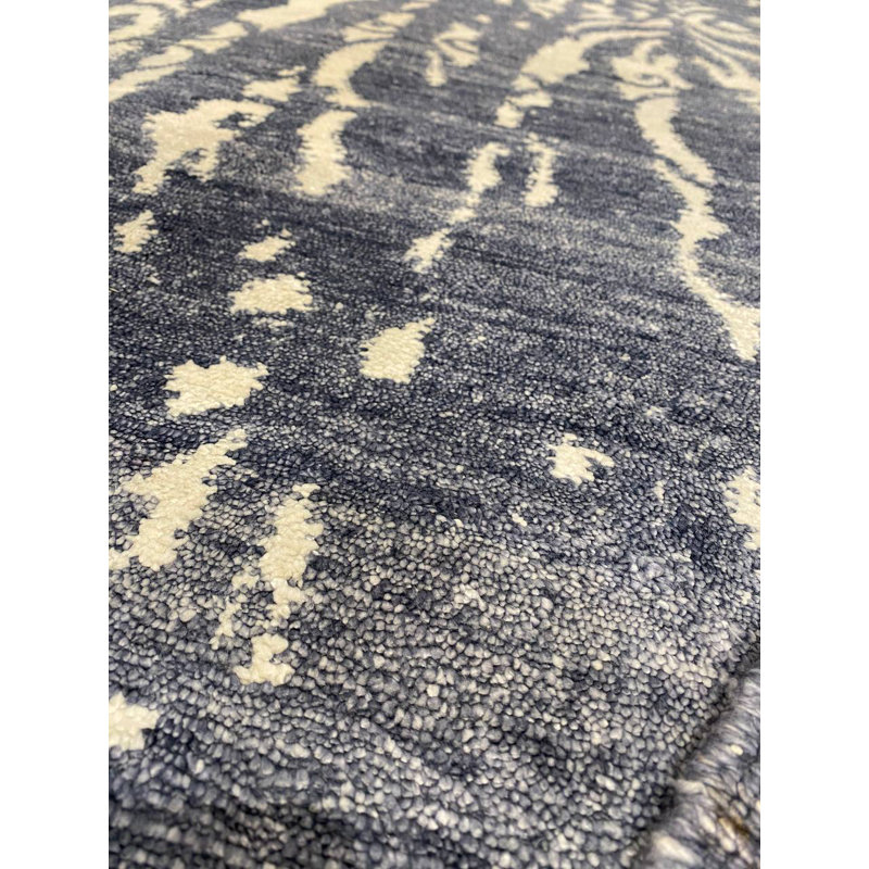 Wool Abstract Area Rug in Gray/White