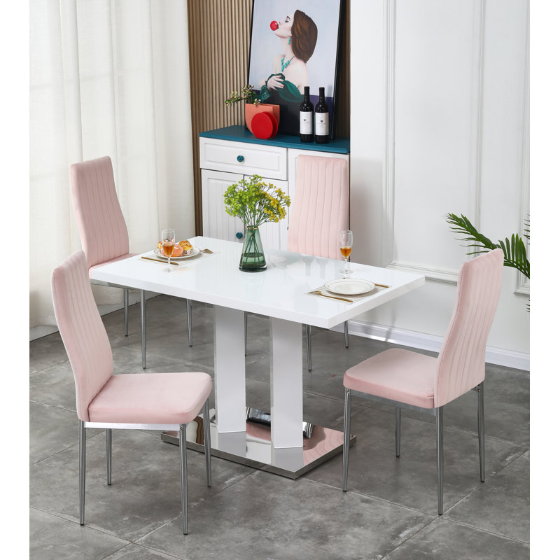Brittlynn 4 - Person Dining Set, Pink