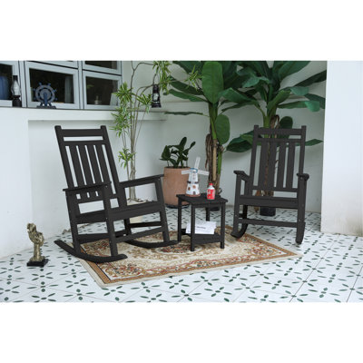 Ensemble de chaises berçantes toutes saisons avec table d'appoint, ensemble de chaises berçantes 3 pièces à texture de bois, gris (comprend 2 chaises berçantes et 1 table)