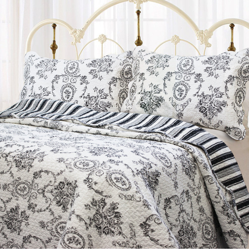 Black and White Cotton Full Quilt Set