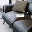 Coussin de canapé standard en cuir véritable noir-585854047