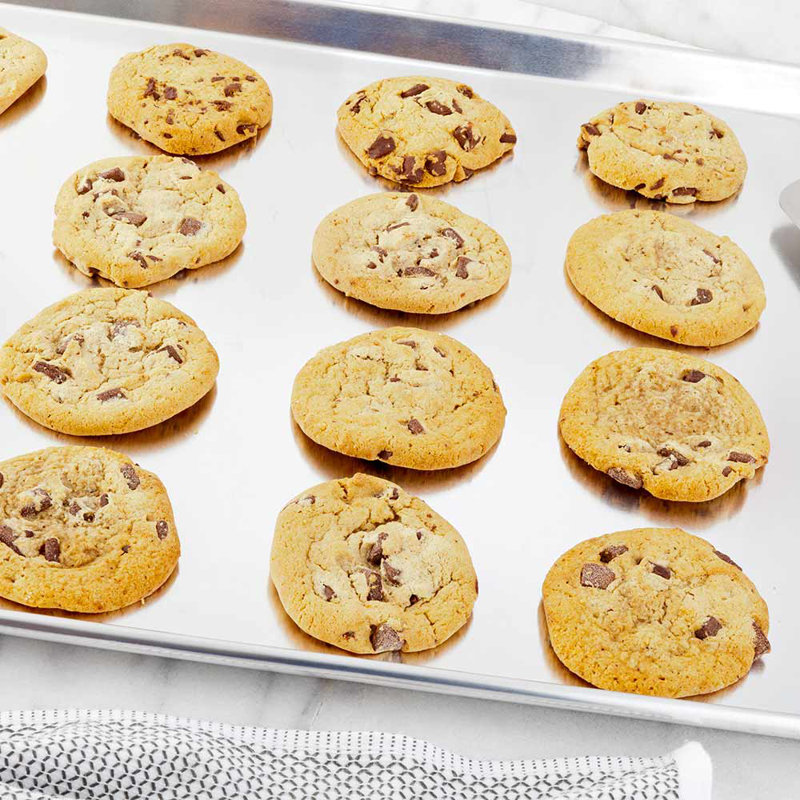 Restaurantware Met Lux Non-Stick Aluminum Baking Sheet, 26" x 18"