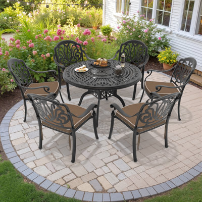 Ensemble de salle à manger rond de 120 cm (47,24 po) pour patio 6 personnes avec trou pour parasol, 6 chaises empilables avec coussins bruns