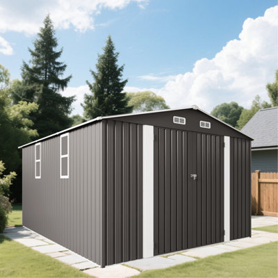 Grande remise à outils grise en métal 10 x 12 pi avec double porte et fenêtres, sécuritaire pour la neige dans le rangement extérieur près de la piscine
