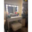 Bureau de coiffeuse avec miroir et lumières pour la chambre à coucher