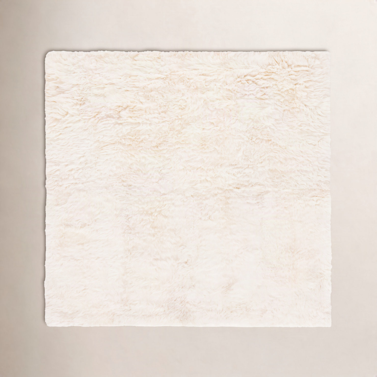 Mera White Handmade Sheepskin Rug, Square 6'