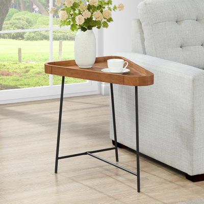 Table de bout triangulaire 27 po Korey