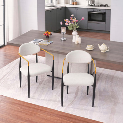 Chaise de salle à manger rembourrée moderne avec accoudoirs ornés et structure en métal noir, ensemble de 2