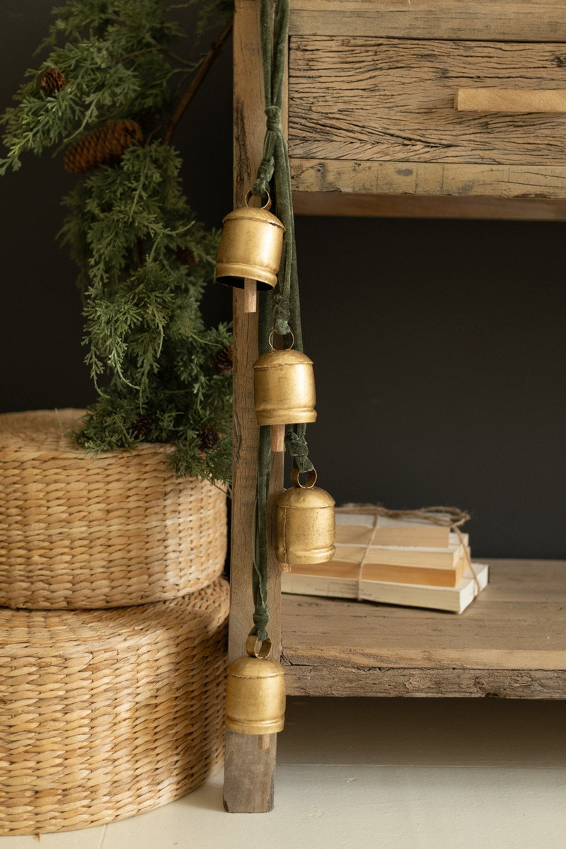 JINGLE BELL CLUSTER WITH GREEN VELVET RIBBON