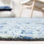 Tapis bleu clair touffeté à la main à motif géométrique Scottsville-386524926