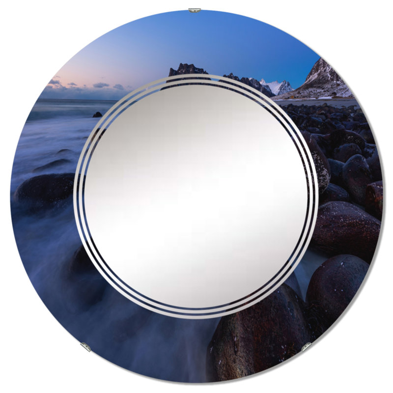 Coucher de soleil sur une plage scandinave - Miroir mural nautique et côtier rond, 24 po x 24 po