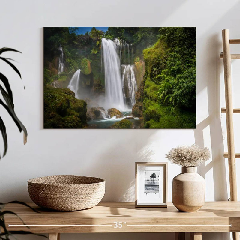 Chutes d'eau de Kerrick au Honduras, H 16 po x l 24 po