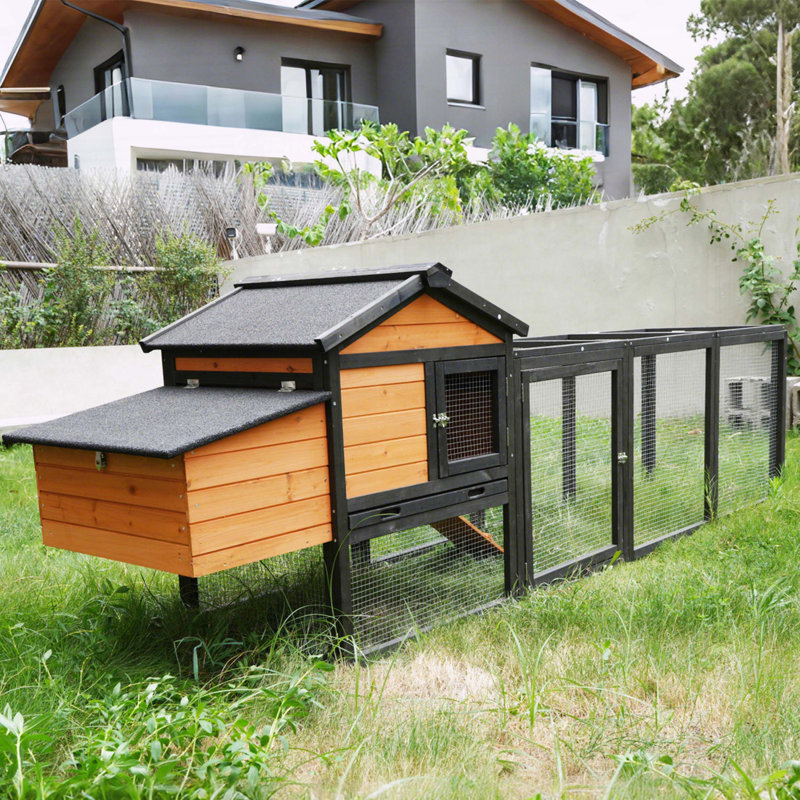 Grand poulailler en bois avec nichoir et toit imperméable