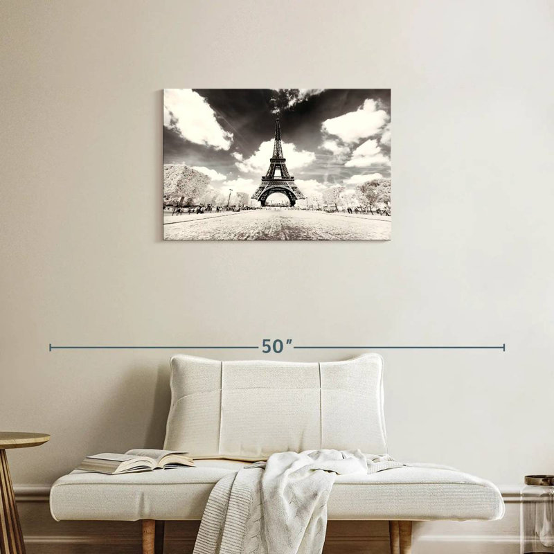Ravi His Majesty Eiffel, 20" H x 30" W