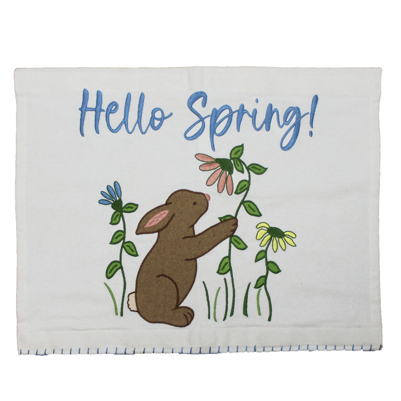 Lapin et fleurs fanions
