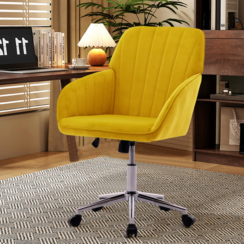 Chaise de bureau Ty avec coussin de soutien, base en or brillant, velours d'apparence jaune vif dans un jaune éclatant, offrant une base confortable
