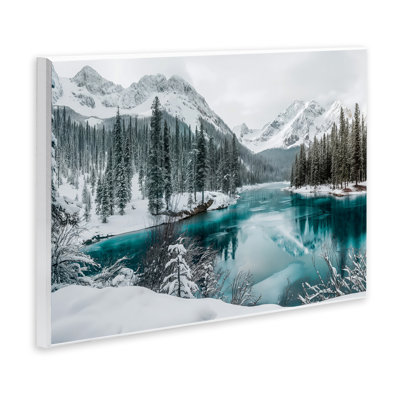 Plaque de neige sur un lac de montagne, art mural par Lazar Studio