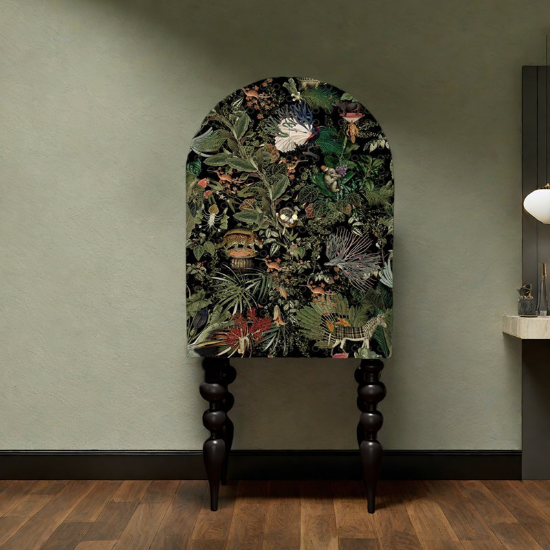 Armoire arquée à pieds hauts en bois