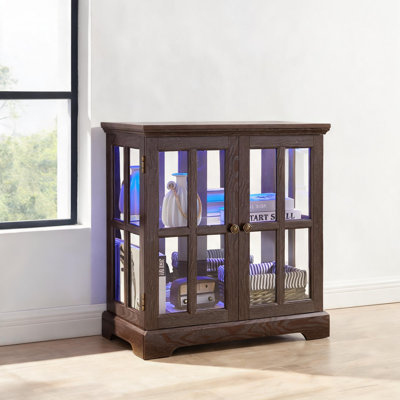 Vitrine rétro en cerisier à panneau de fibres à densité moyenne et porte en treillis à DEL avec tablettes réglables pour la décoration intérieure et le rangement de collection