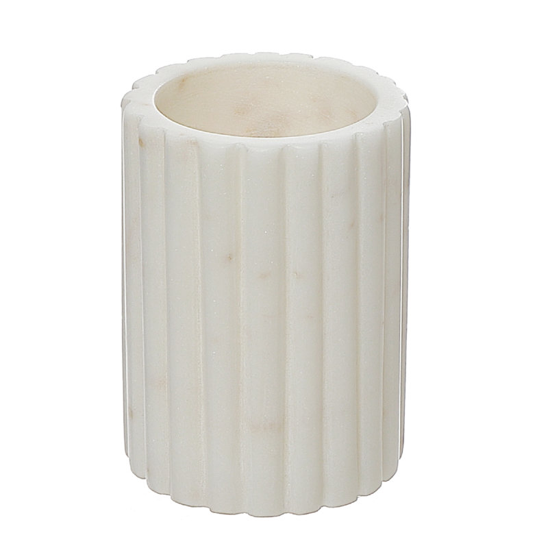 Gobelet en marbre blanc