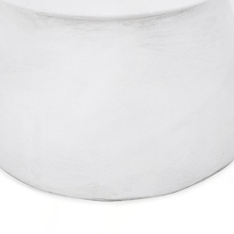 Table d'appoint en béton