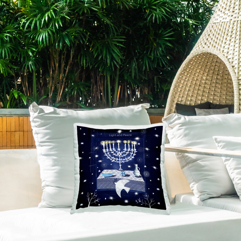 Coussin d'extérieur imprimé Light and Peace Hanukkah Menorah par Susse Linton