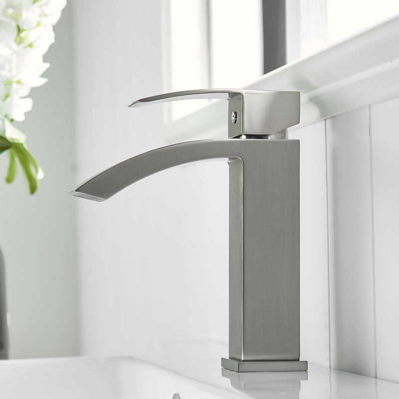 Single-Hole Single-handle Bathroom Faucet, Brushed Nickel