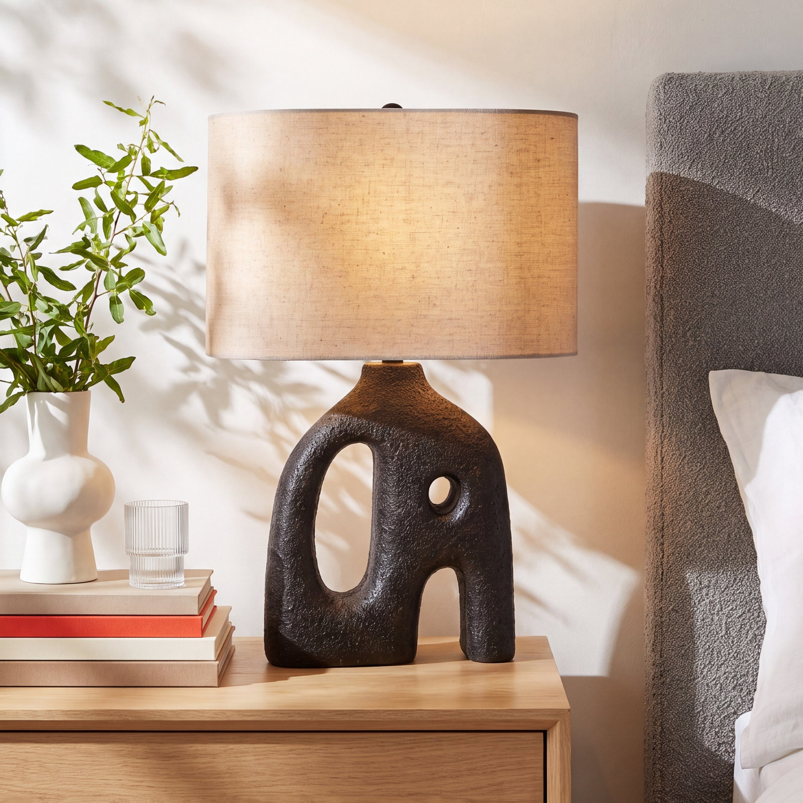 Loistine Table Lamp, Black