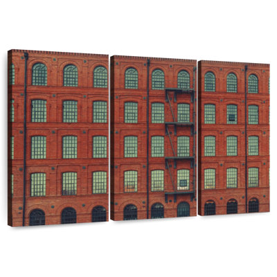 Lilie Red Building