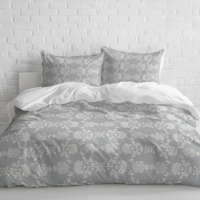 Pia Lightweight Comforter Set