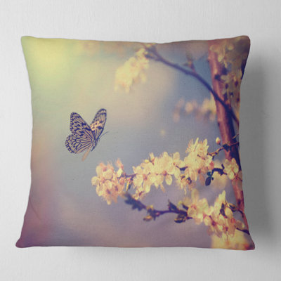 Housse et insert de coussin papillon volant à une fleur