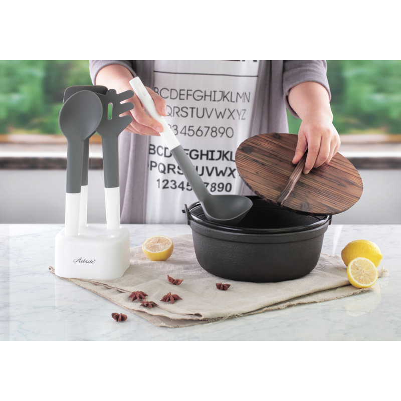 New Star Food Service Utensil Set