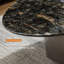 Élégante table basse en marbre de forme ovale-956337654