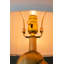 Lampe de table en forme de géode dorée 16 po x 27,5 po avec abat-jour tambour blanc (assemblage de l'abat-jour requis)