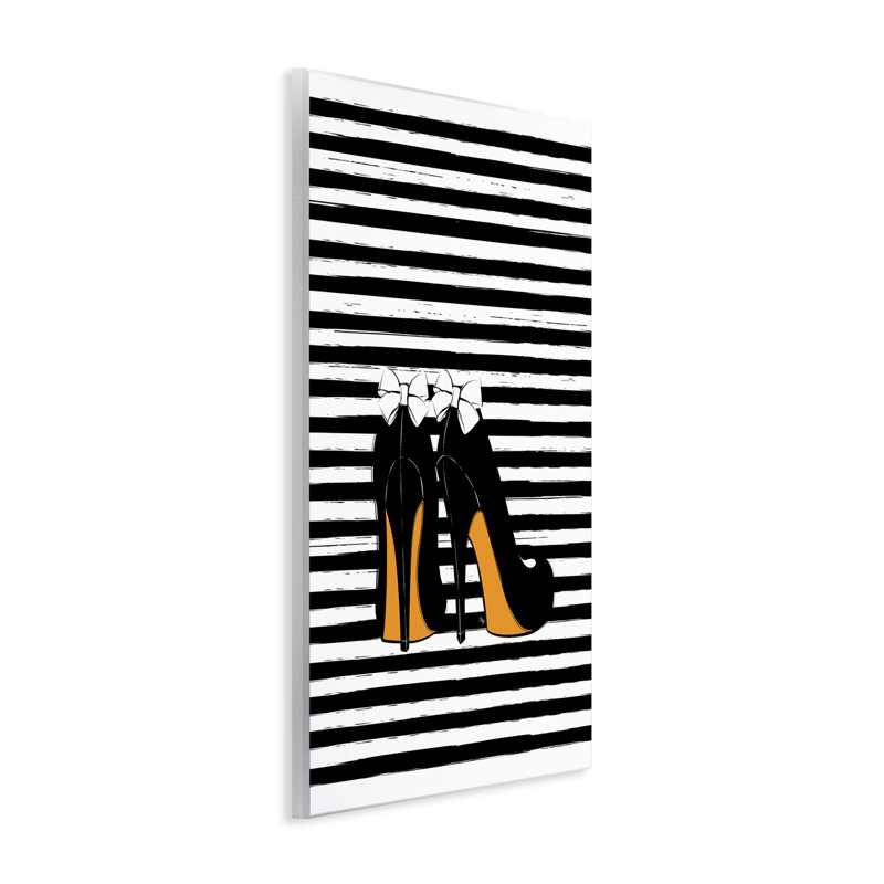 "Bow Heels on Stripes" par Martina Pavlova, H 15 po x l 10 po