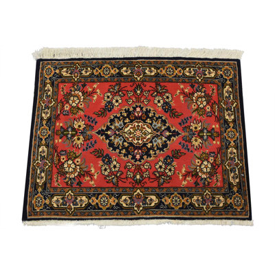 Tapis traditionnel noué à la main en laine rose 2 pi 9 po x 2 pi Qom