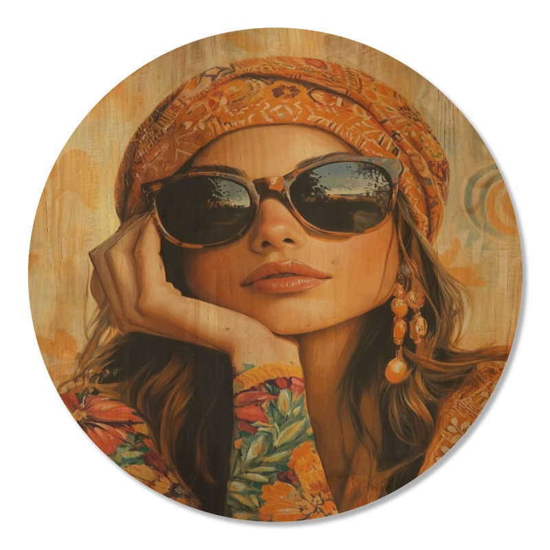 Portrait d'une femme bohème ensoleillée - Décoration murale ronde en bois, Rond 23 po, Rond